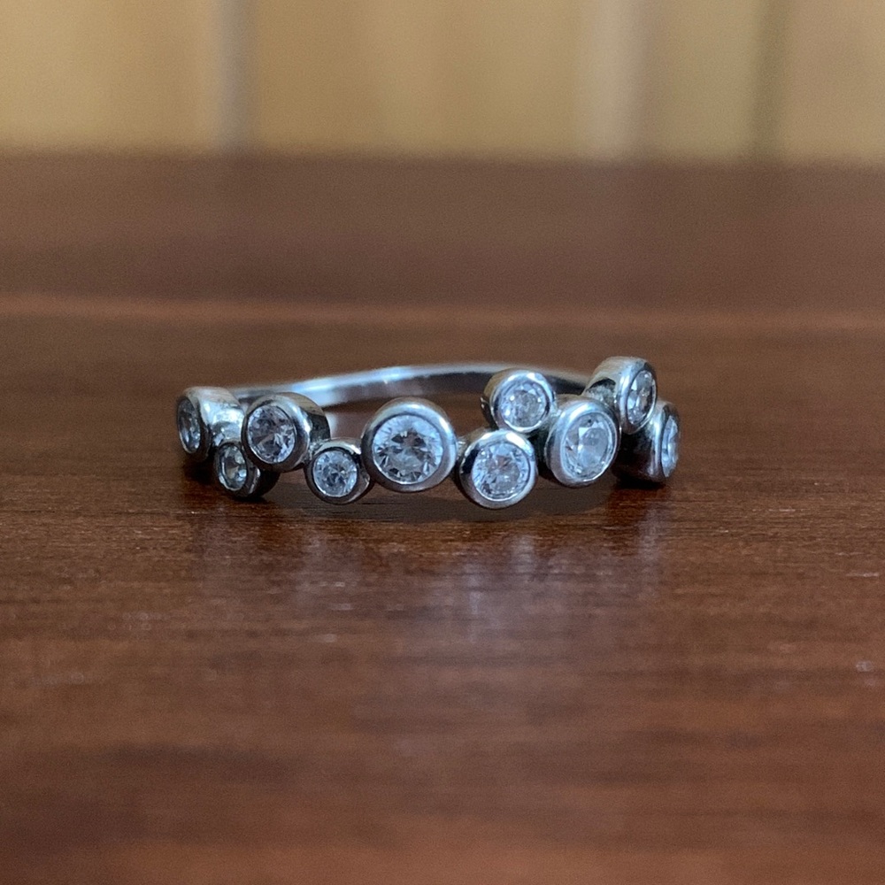 925 Silver ring with clear stones size 10